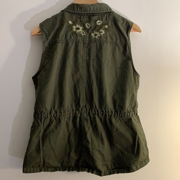 XL Olive Green Vest - Picture 2 of 2